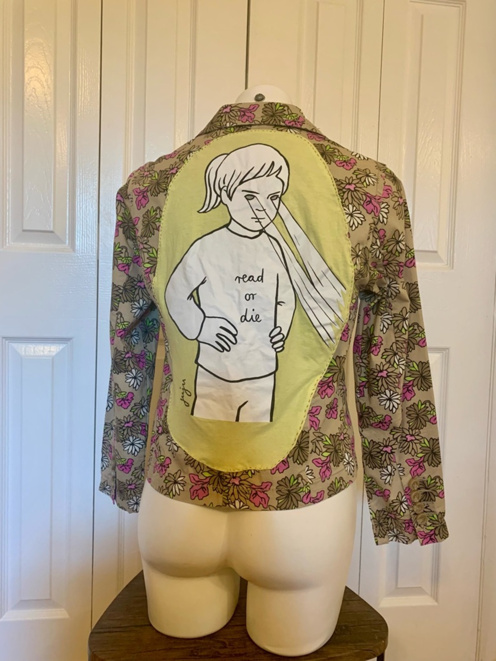 Liz Claiborne altered Floral Jean Jacket with Yellow Back Panel - Picture 2 of 12